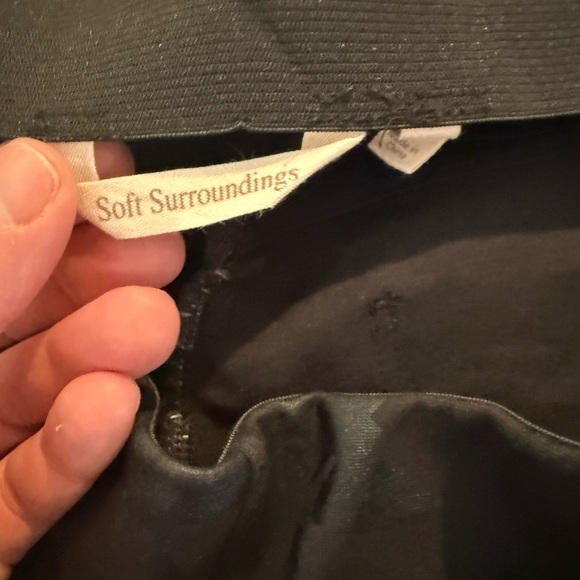 Soft Surroundings Ponte Twilight Floral Leggings Size Medium. Style# 2EX28 . - Picture 5 of 6